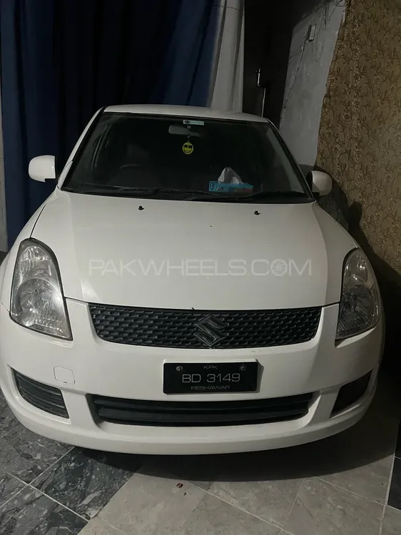 Suzuki Swift 2015 for Sale in Mardan Image-1