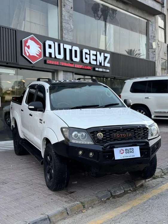 ٹویوٹا ہائیلکس 2010 for Sale in اسلام آباد Image-1