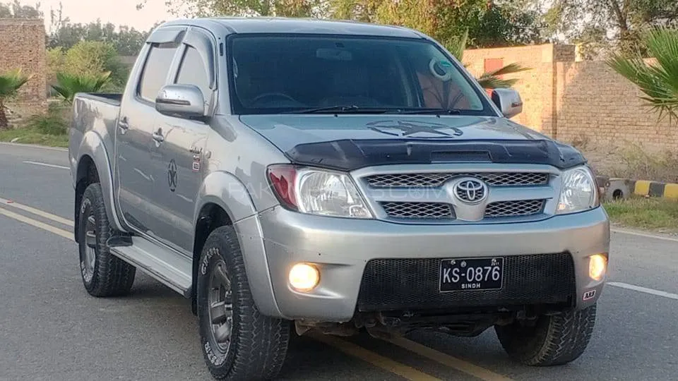 Toyota Hilux 2011 for Sale in Bhera Image-1