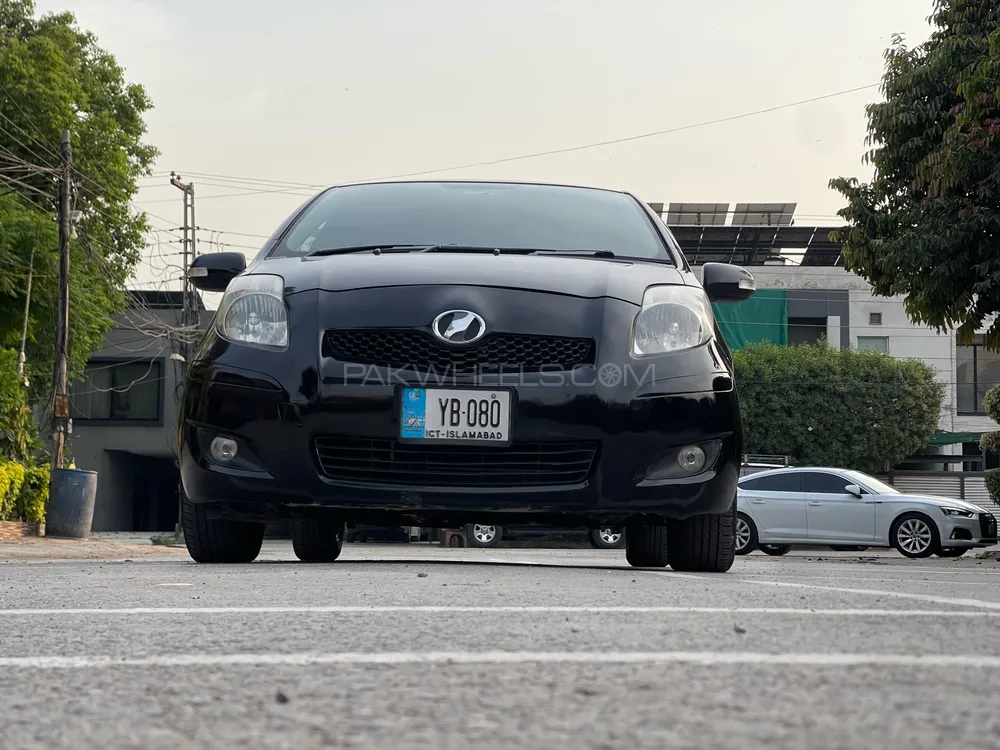 Toyota Vitz 2008 for Sale in Lahore Image-1
