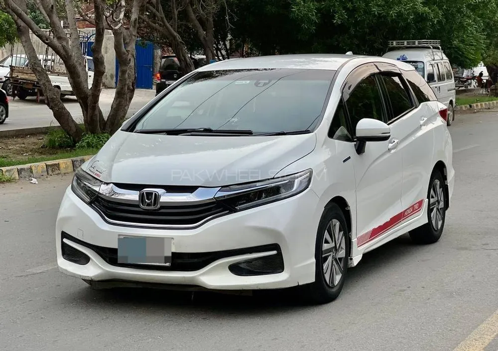 Honda Fit 2015 for Sale in Lahore Image-1