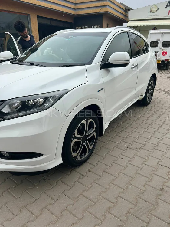 Honda Vezel 2016 for Sale in Mardan Image-1