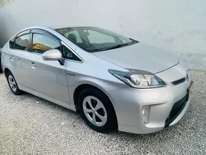 Toyota Prius S LED Edition 1.8 2015 for Sale