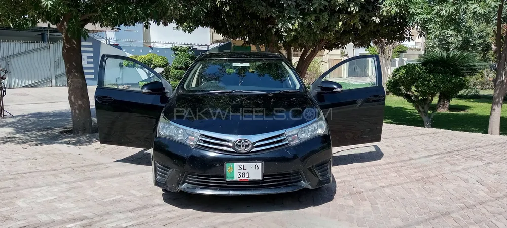Toyota Corolla 2015 for Sale in Sahiwal Image-1