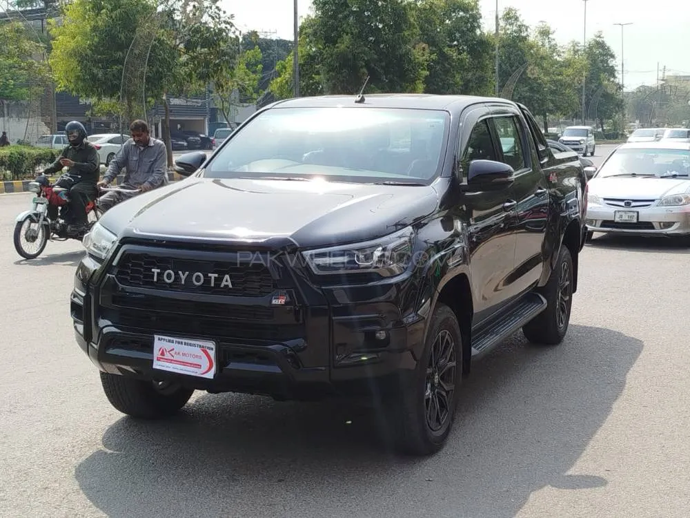 Toyota Hilux 2024 for Sale in Lahore Image-1