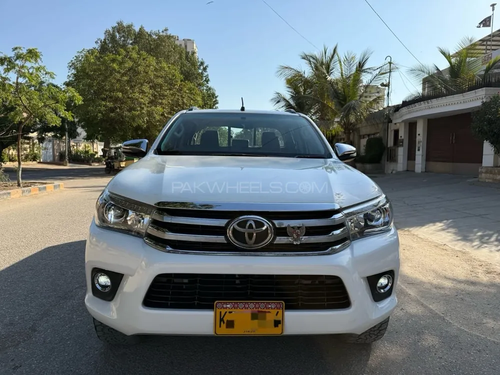 Toyota Hilux 2021 for Sale in Karachi Image-1