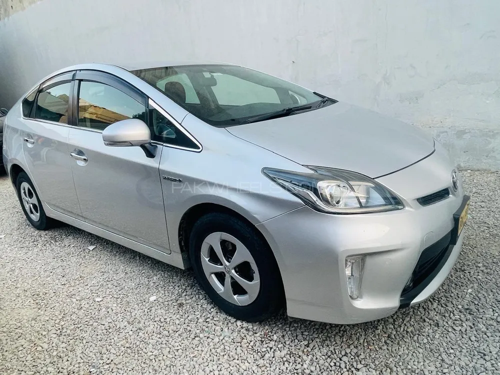 Toyota Prius 2015 for Sale in Karachi Image-1
