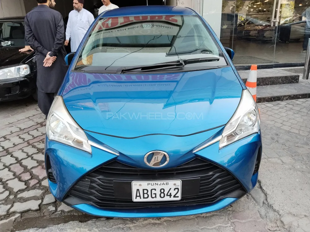 Toyota Vitz 2017 for Sale in Lahore Image-1