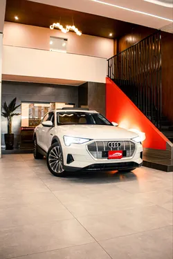 Slide audi e tron 55 quattro 300kw 2021 119607351