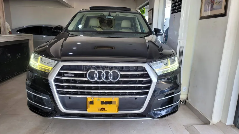 Audi Q7 2016 for Sale in Karachi Image-1