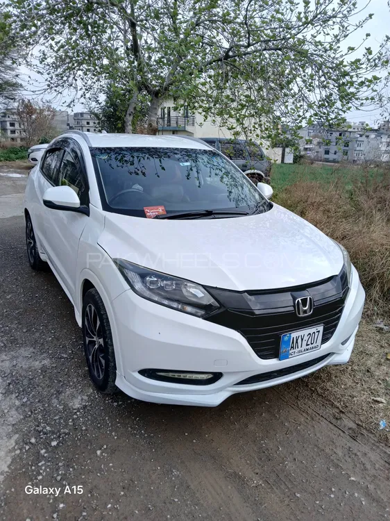 Honda Vezel 2013 for Sale in Islamabad Image-1