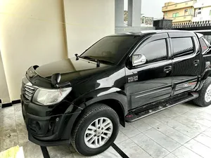 Toyota Hilux 2013 for sale in Pakistan | PakWheels