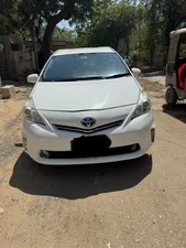 Toyota Prius Alpha S 2013 for Sale