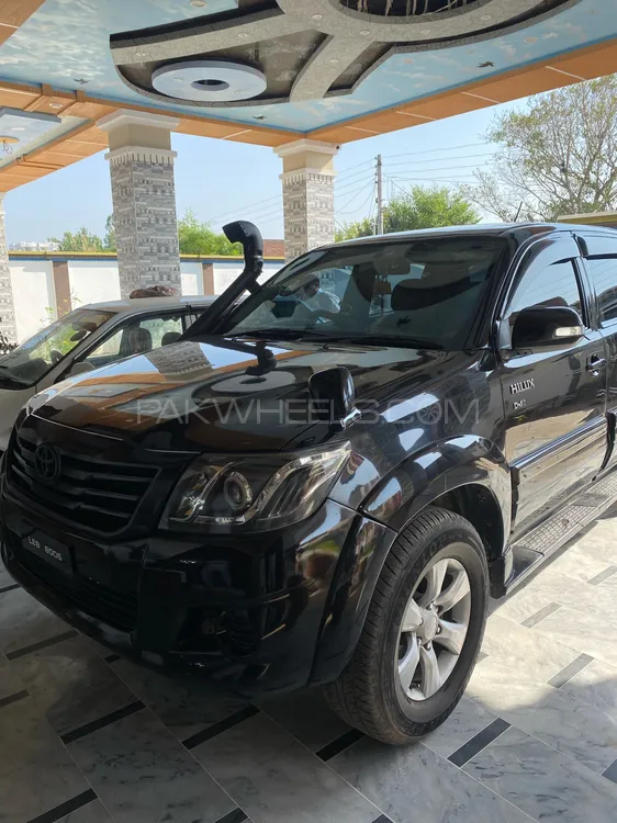 Toyota Hilux 2012 for Sale in Mandi bahauddin Image-1