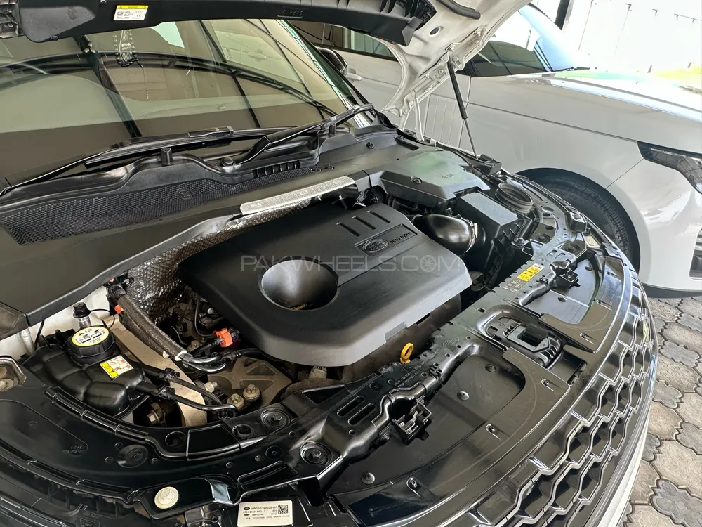 Range Rover Evoque 2021 for Sale in Sialkot Range Rover Evoque 2021 for Sale in Sialkot Image-6