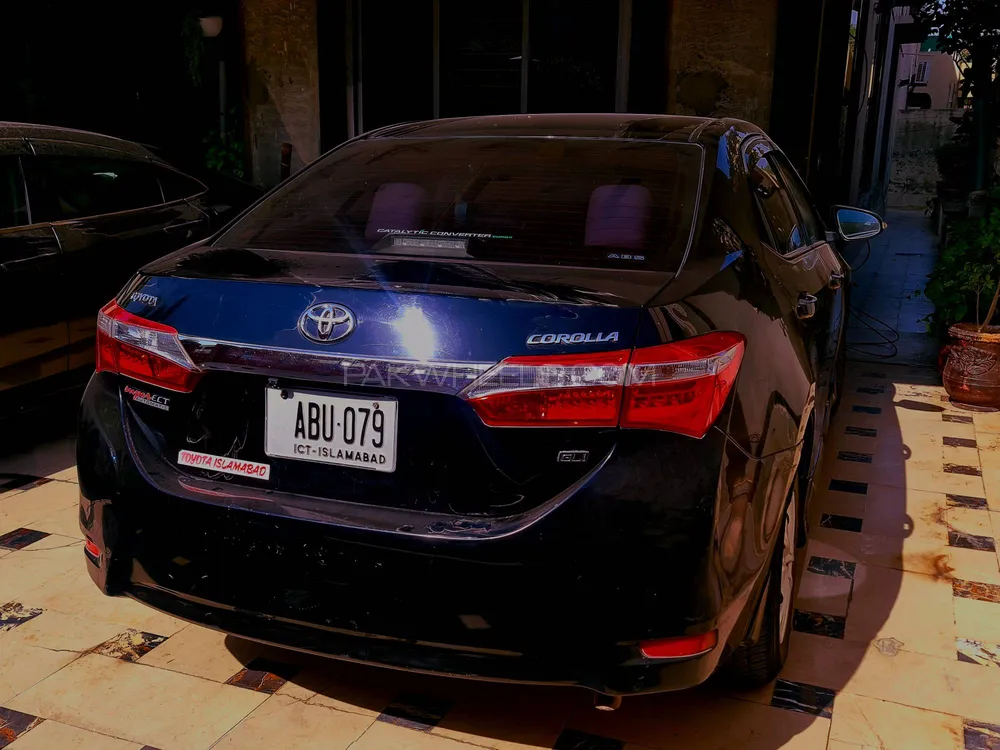 Toyota Corolla 2017 for Sale in Lahore Image-1