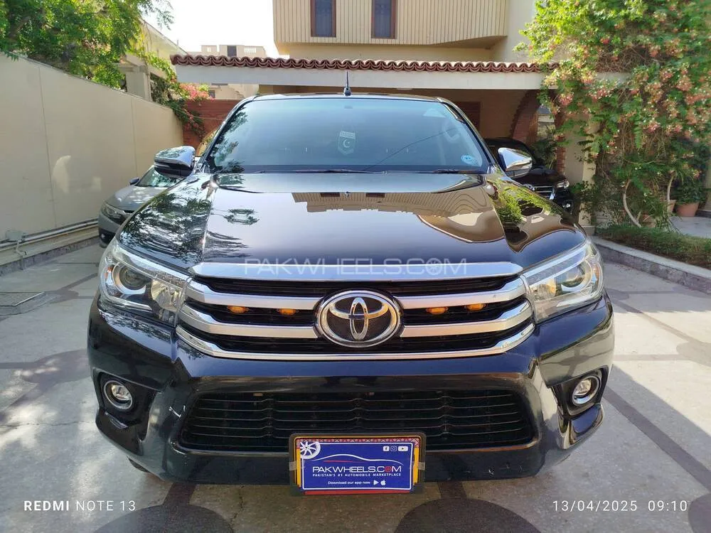 Toyota Hilux 2019 for Sale in Karachi Image-1