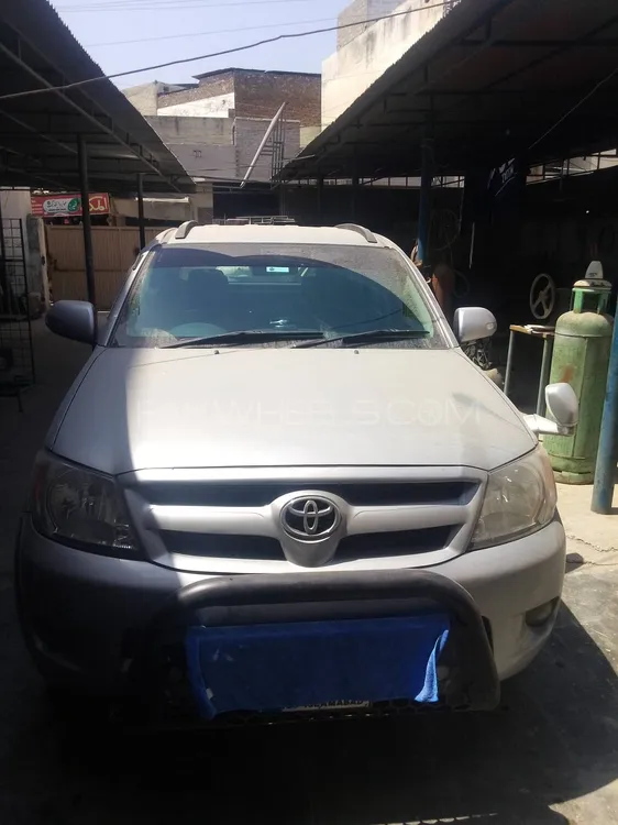 Toyota Hilux 2011 for Sale in Islamabad Image-1