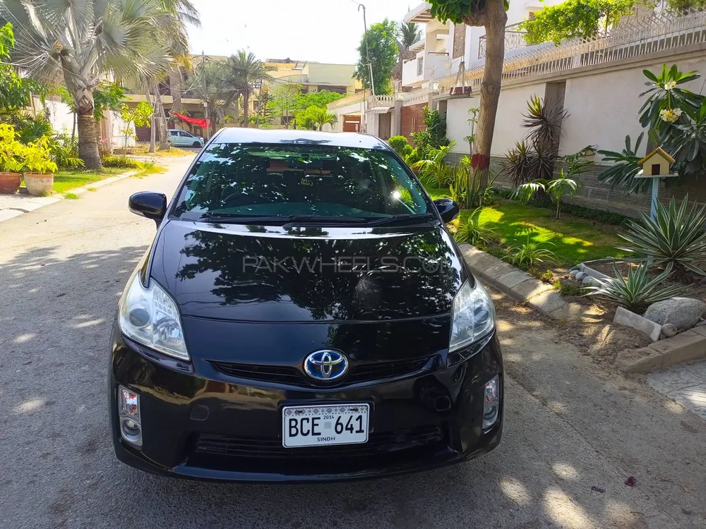 Toyota Prius 2011 for Sale in Karachi Image-1