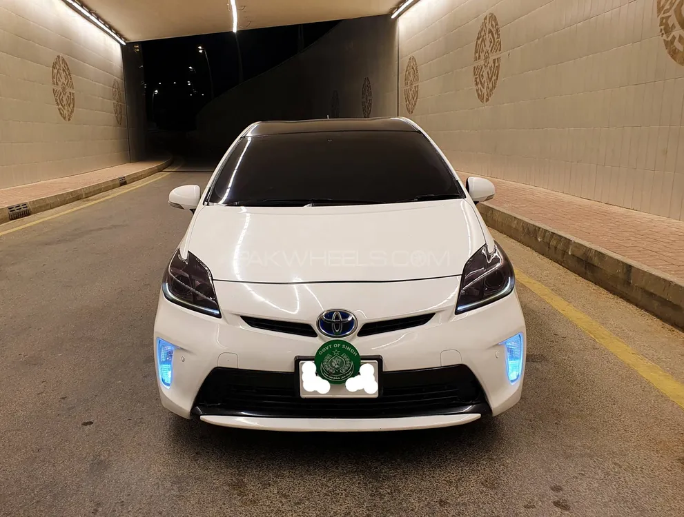 Toyota Prius 2013 for Sale in Karachi Image-1
