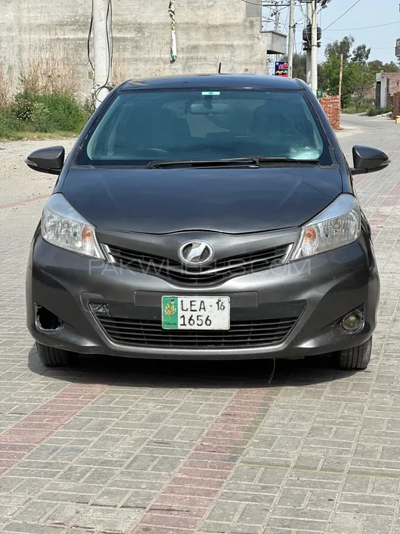 Toyota Vitz 2012 for Sale in Gujranwala Image-1
