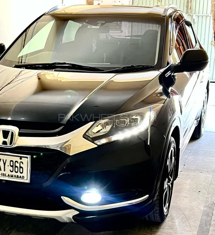Honda Vezel 2015 for Sale in Nowshera cantt Image-1