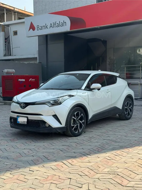 Toyota C-HR 2017 for Sale in Abbottabad Image-1