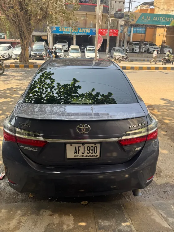 Toyota Corolla 2017 for Sale in Karachi Image-1