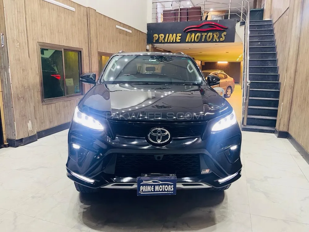 Toyota Fortuner 2018 for Sale in Lahore Image-1