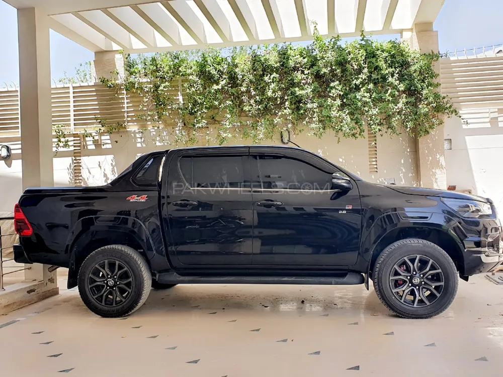 Toyota Hilux 2024 for Sale in Quetta Toyota Hilux 2024 for Sale in Quetta Image-2