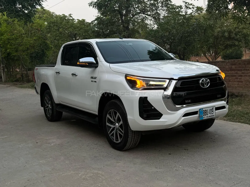 Toyota Hilux 2021 for Sale in Lahore Image-1