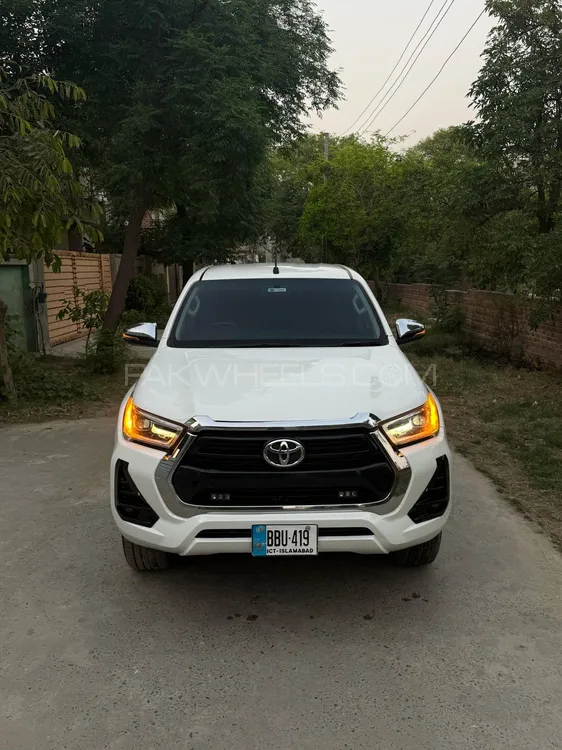 Toyota Hilux 2021 for Sale in Lahore Toyota Hilux 2021 for Sale in Lahore Image-3