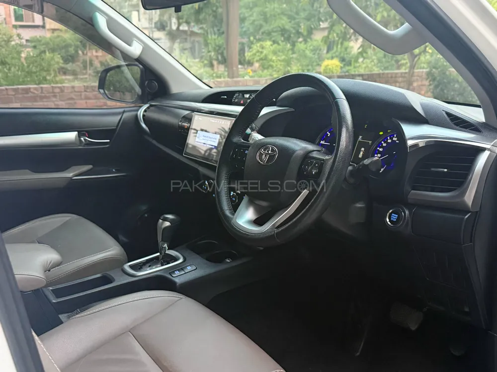 Toyota Hilux 2021 for Sale in Lahore Toyota Hilux 2021 for Sale in Lahore Image-11