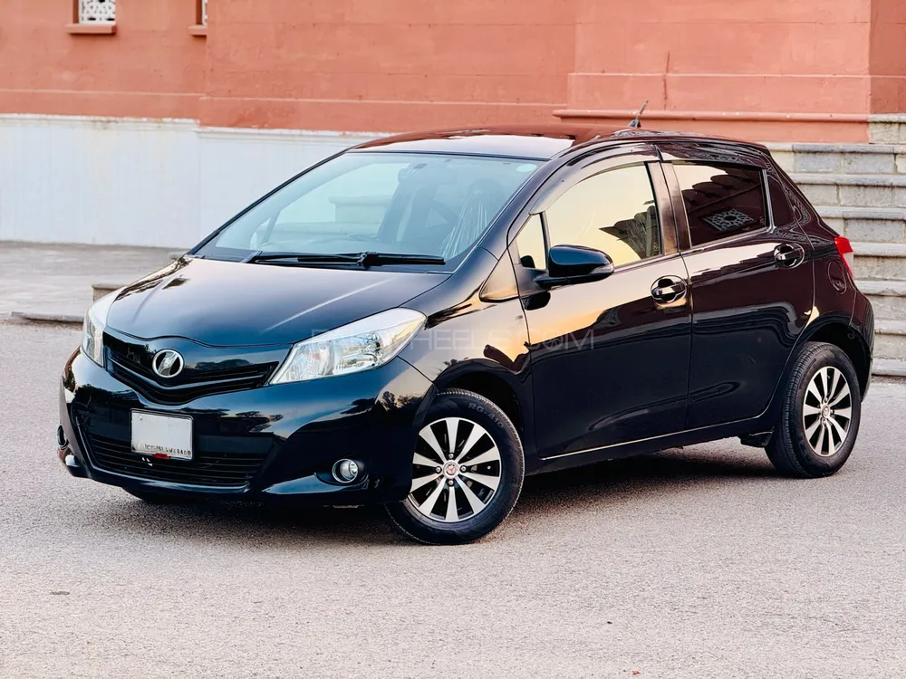 Toyota Vitz 2013 for Sale in Wah cantt Image-1