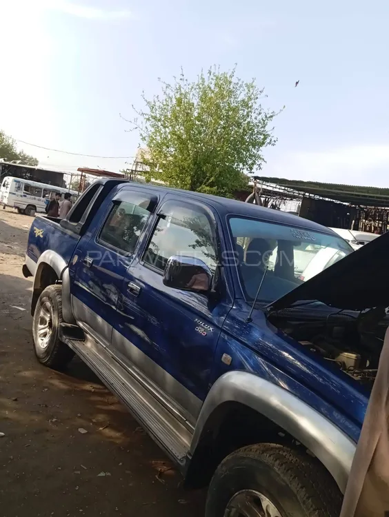 Toyota Hilux 2002 for Sale in Peshawar Image-1