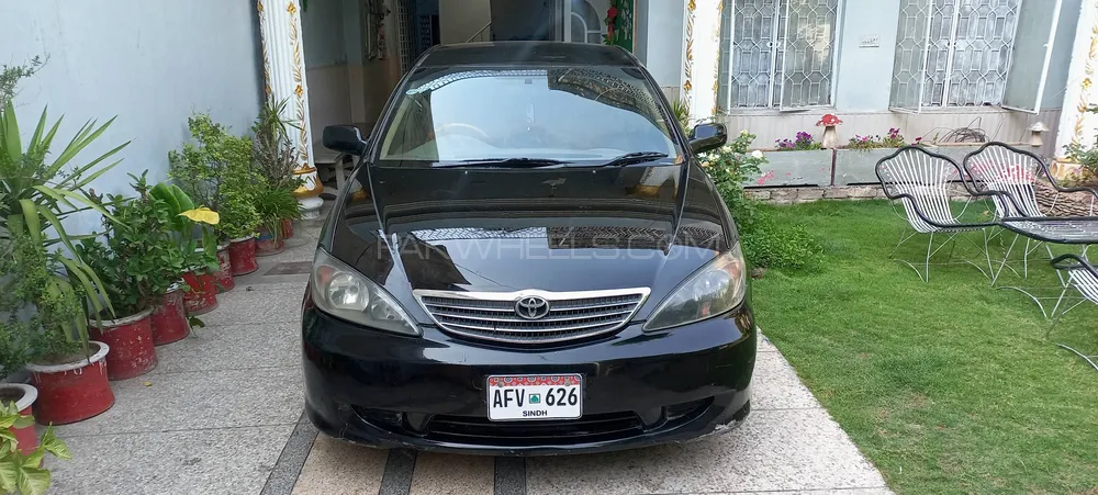 Toyota Camry 2004 for Sale in Lahore Image-1