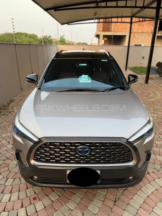 Toyota Corolla Cross 2024 for Sale in Lahore Toyota Corolla Cross 2024 for Sale in Lahore Image-3