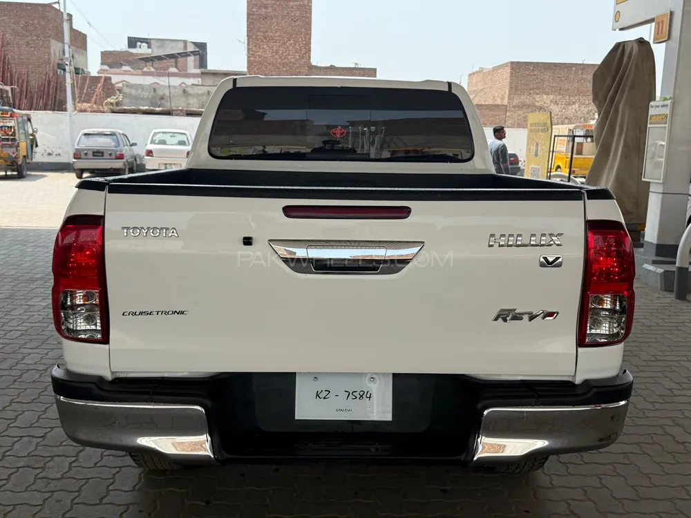 Toyota Hilux 2020 for Sale in Jhang Image-1