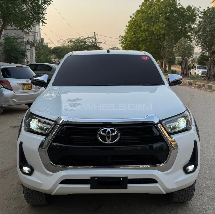 Toyota Hilux 2021 for Sale in Karachi Image-1