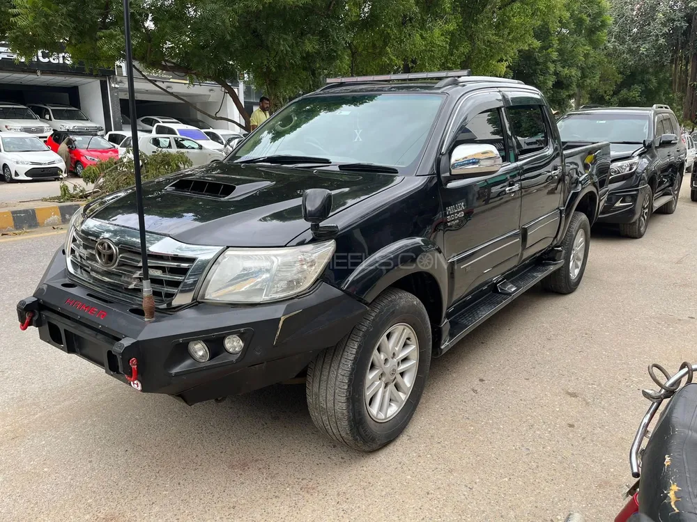 Toyota Hilux 2014 for Sale in Karachi Toyota Hilux 2014 for Sale in Karachi Image-2