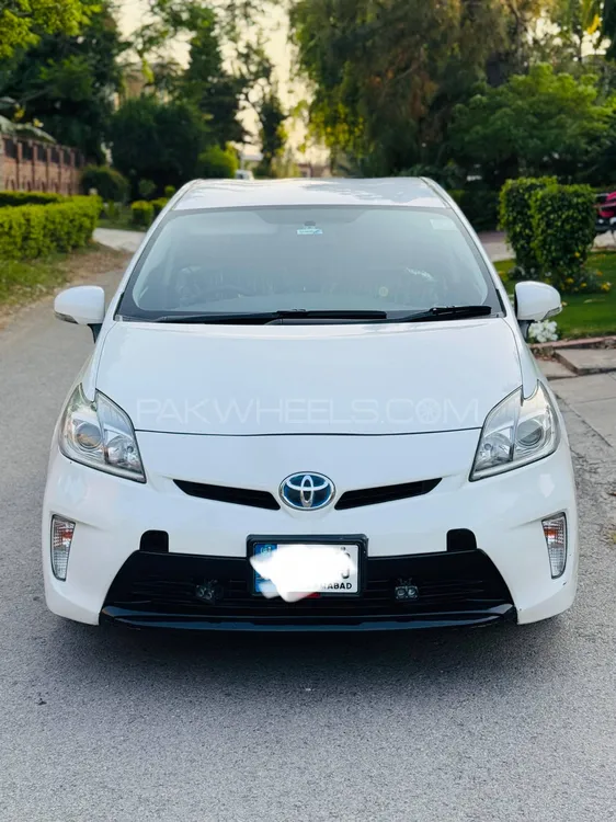 Toyota Prius 2014 for Sale in Islamabad Image-1
