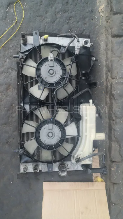 toyota prius1,5cc radiator Image-1