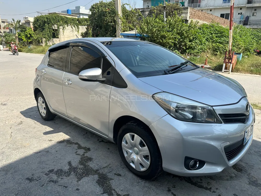 Toyota Vitz 2011 for Sale in Islamabad Image-1