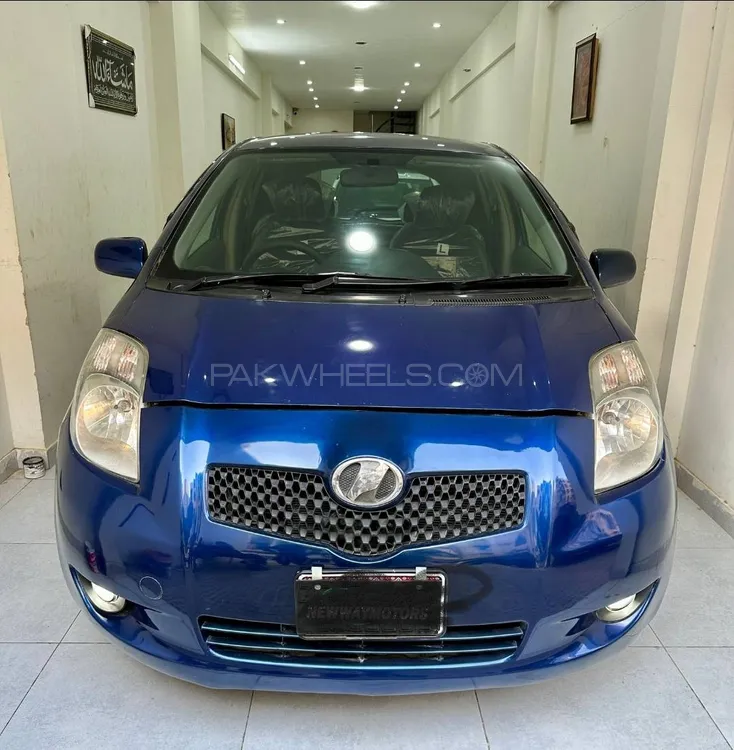 Toyota Vitz 2005 for Sale in Karachi Image-1