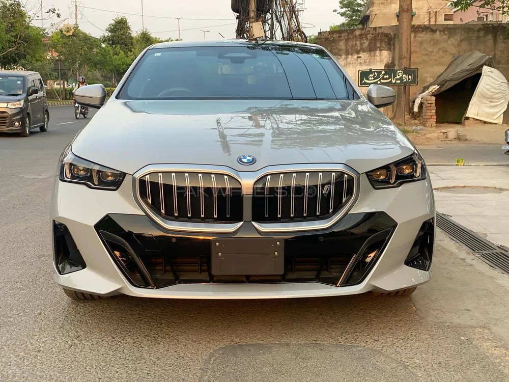 بی ایم ڈبلیو آئی 5 2023 for Sale in لاہور Image-1