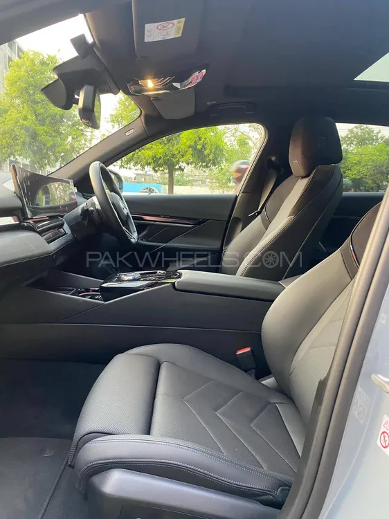 BMW i5 2023 for Sale in Lahore BMW i5 2023 for Sale in Lahore Image-15