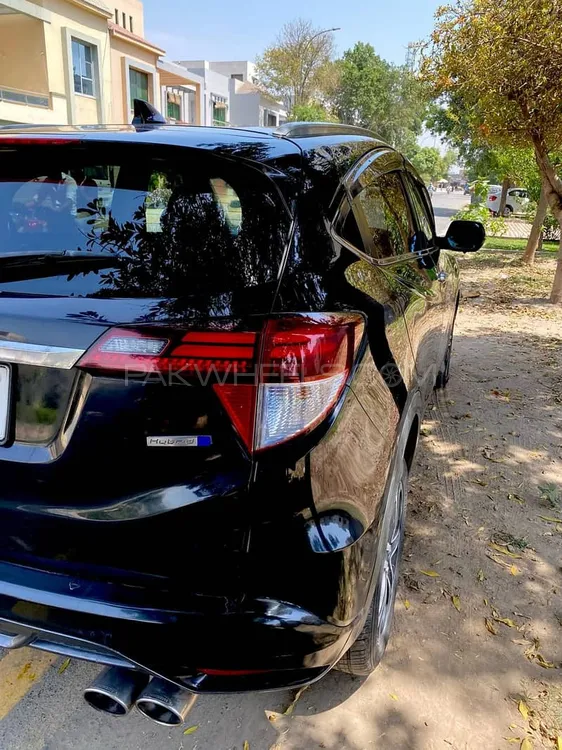 Honda Vezel 2014 for Sale in Lahore Image-1