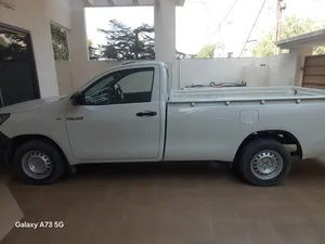 Toyota Hilux 4x2 Single Cab Standard 2018 for Sale