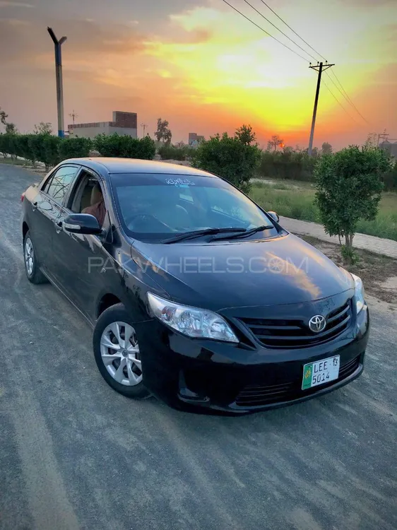 Toyota Corolla 2013 for Sale in Faisalabad Image-1