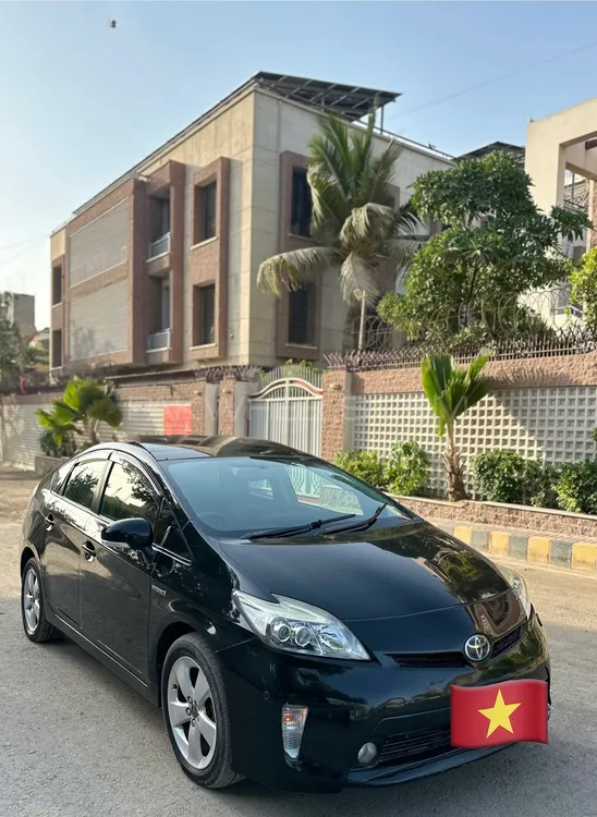 Toyota Prius 2015 for Sale in Karachi Image-1
